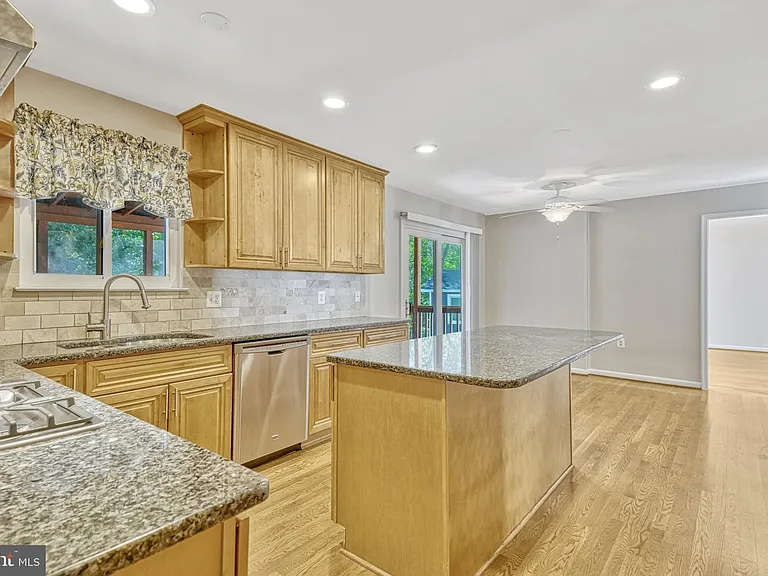 5021 Fleming Dr — Photo 18