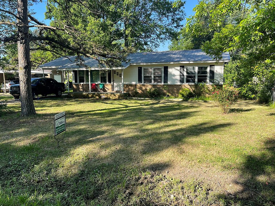 2nd image of 804 E Main St