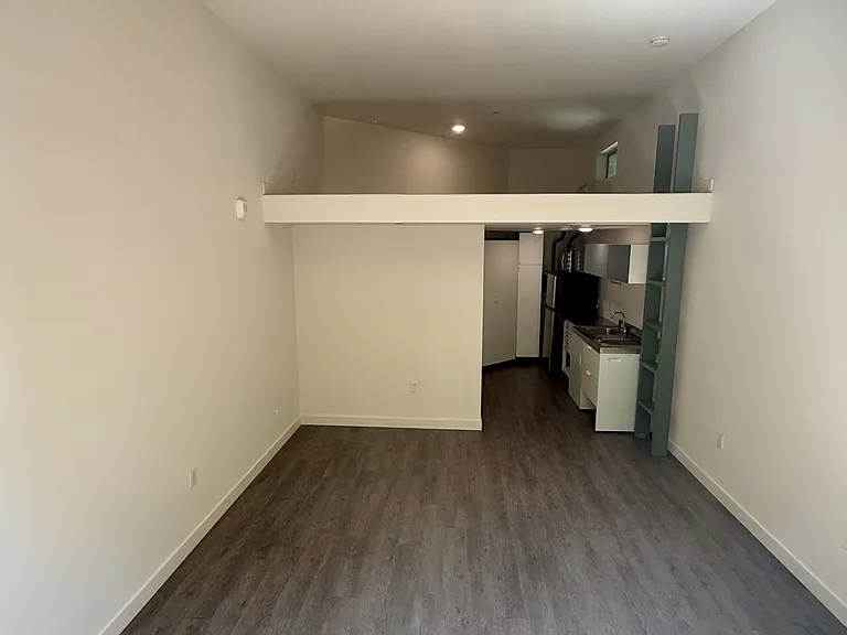 4405 W Point St #206 — Photo 3