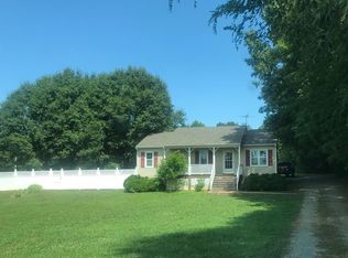 14514 Meade Rd, Amelia Court House, VA 23002