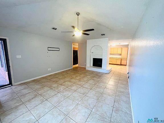 2nd image of 2812 N Flamingo Dr
