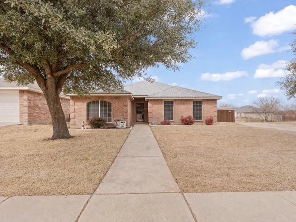 301 Rock Meadow Dr, Crowley, TX 76036
