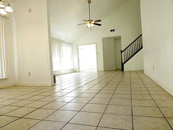 2nd image of 3927 Ebury Dr