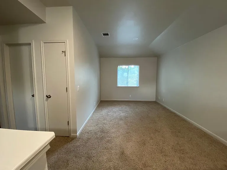 1129 Stephanie Lee Ln — Photo 14