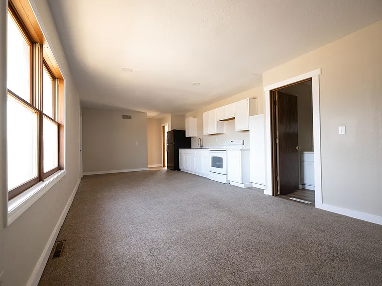 213 Neosho St #D — Photo 5
