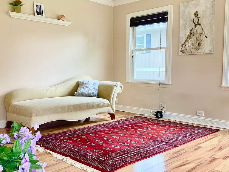 207 Village Rd — Photo 4