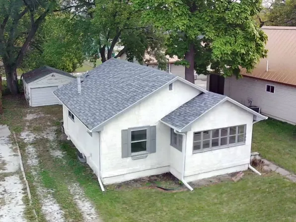 433 2nd St, West Des Moines, IA 50265