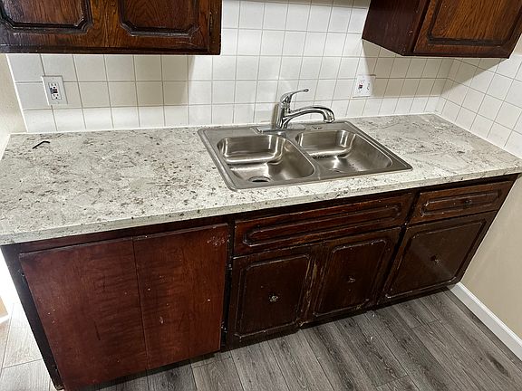 4th image of 4844 E University Ave APT 201