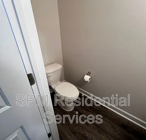 407 Vandemere Ct — Photo 3