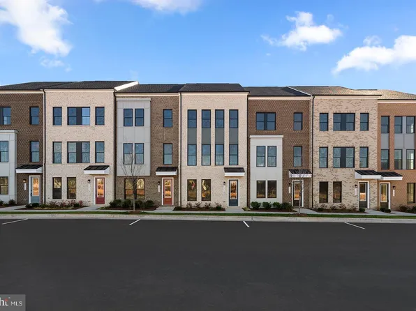 3 Aviation Pl #20-R2, Herndon, VA 20171
