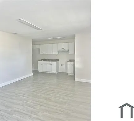 3 bed, $2,400 — Photo 2