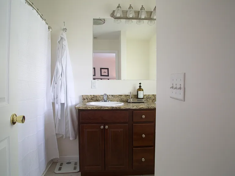 231 Wood Dale Dr — Photo 6