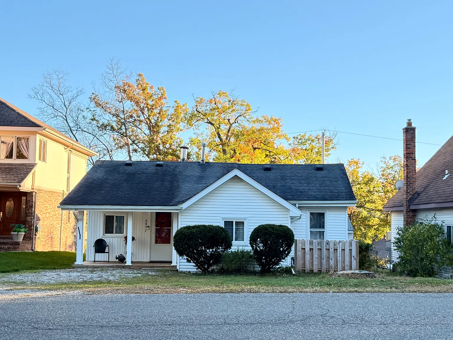 3 bed, 964 sqft, $2,100 — Photo 1