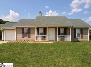 303 Golden Leaf Ln, Simpsonville, SC 29681