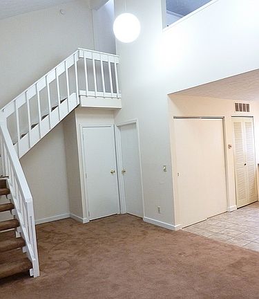 5th image of 223 South St #B