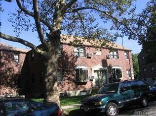 5729 246th Cres, Douglaston, NY 11362