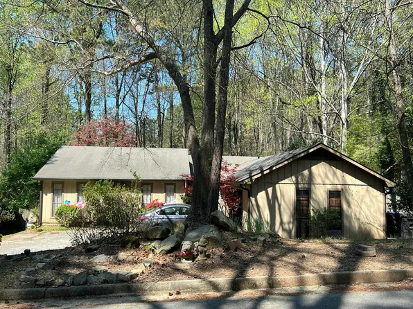 9570 Hillside Dr, Roswell, GA 30076