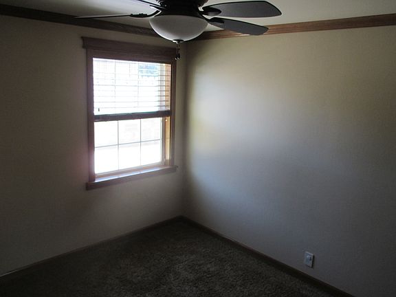 5th image of 1104 Cottonwood Dr