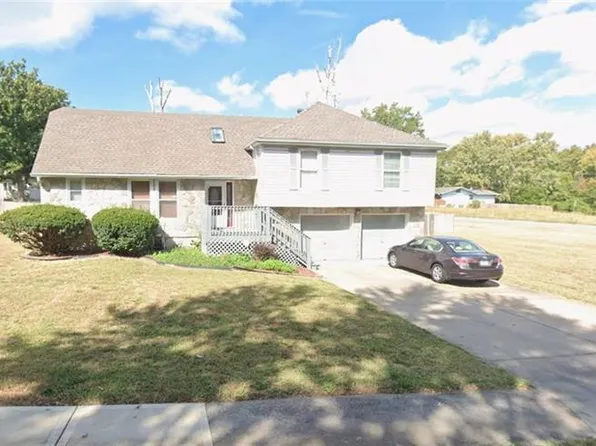 913 NW 37th St, Blue Springs, MO 64015