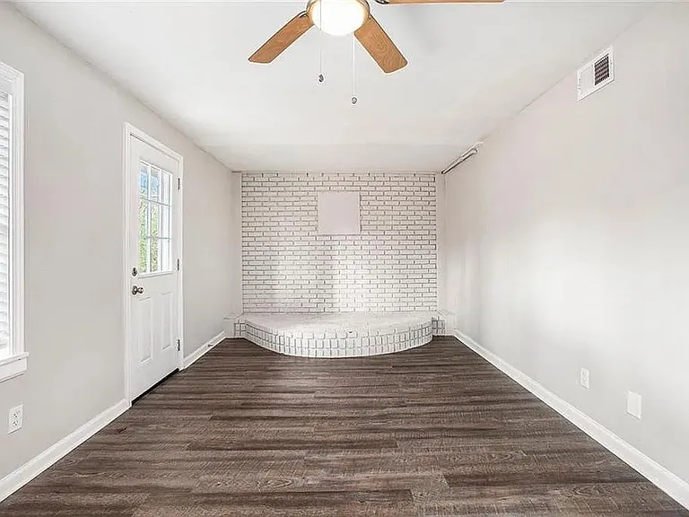 2625 Crestdale Cir SE — Photo 8