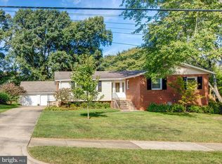 10306 Wood Rd, Fairfax, VA 22030