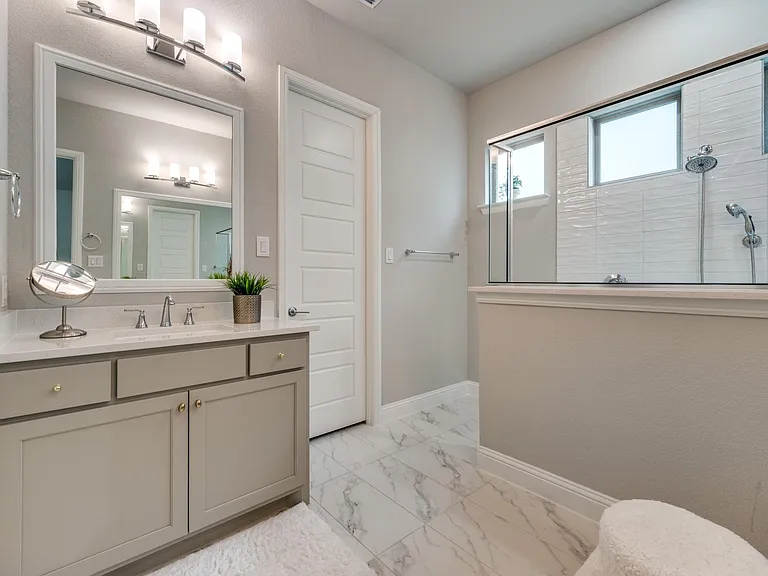 13474 Chalet Ave — Photo 22