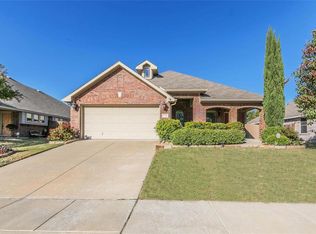 633 Kerry St, Crowley, TX 76036