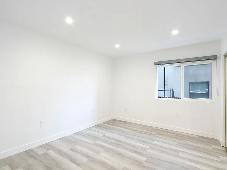 410 Lucas Ave #C — Photo 31