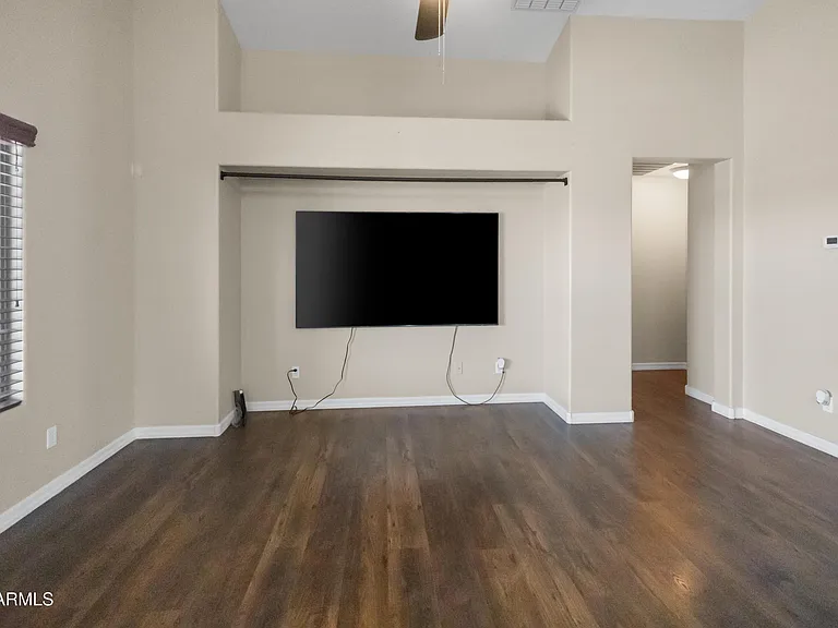 2501 S 255th Dr — Photo 6