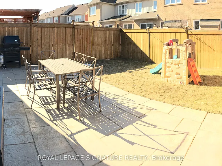 212 Chilcott Cres — Photo 19