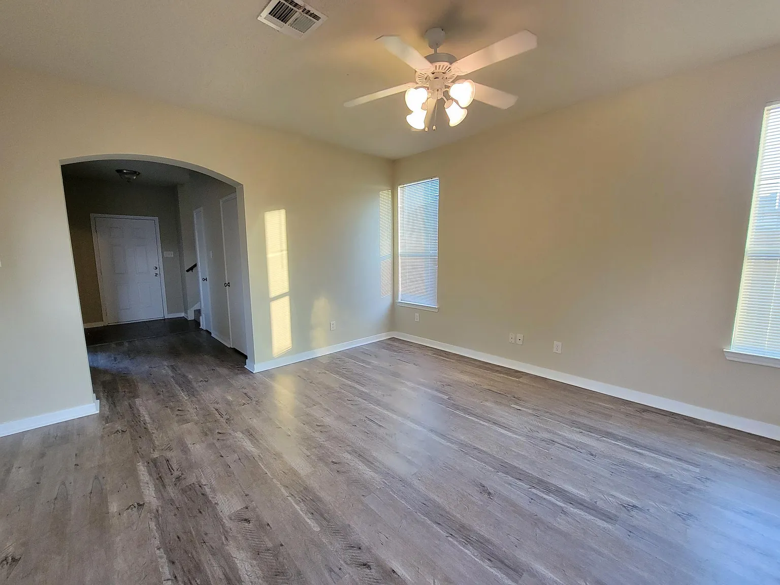 4 bed, 1710 sqft, $1,900 — Photo 3