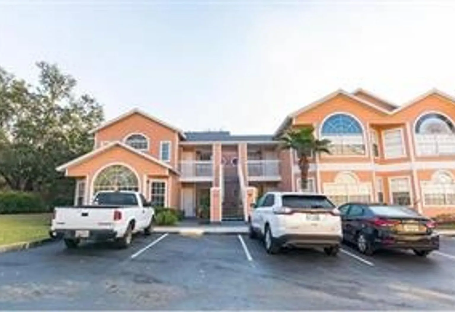 3 bed, 3.0 bath, 1434 sqft, $1,900 — Photo 1