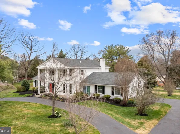 10004 Bratton Dr, Rockville, MD 20850