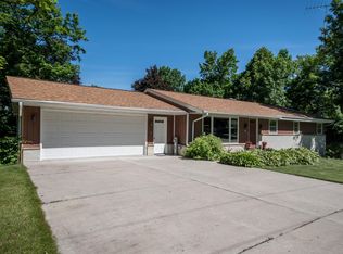 601 River Dr, Mayville, WI 53050