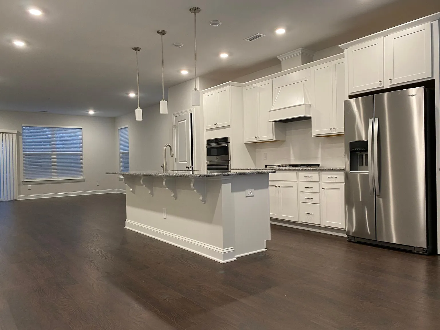 4 bed, 3.5 bath, 2375 sqft, $2,350 — Photo 3