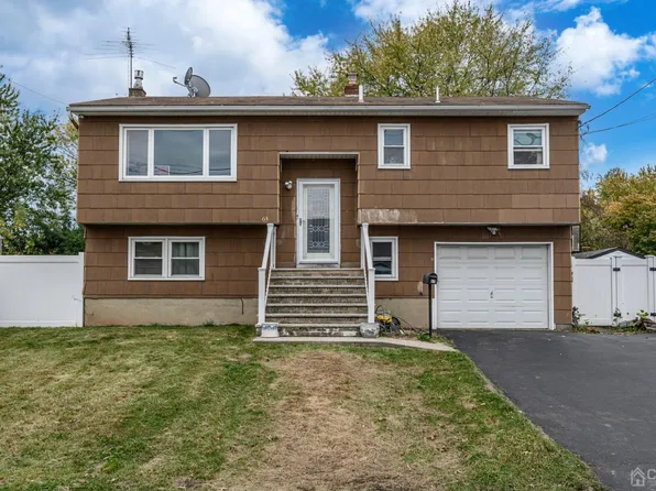 61 Sheppard Pl, Fords, NJ 08863