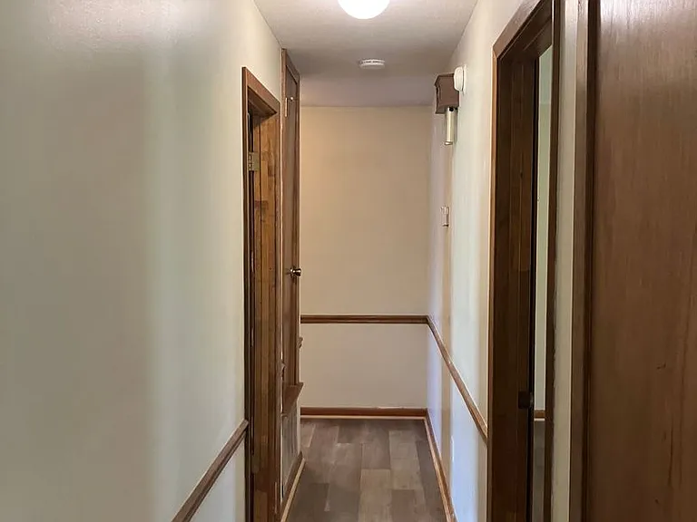 916 Elderberry St — Photo 9