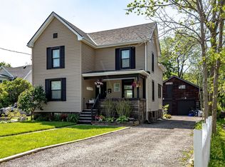 381 Elizabeth St, Grimsby, ON L3M 3K6