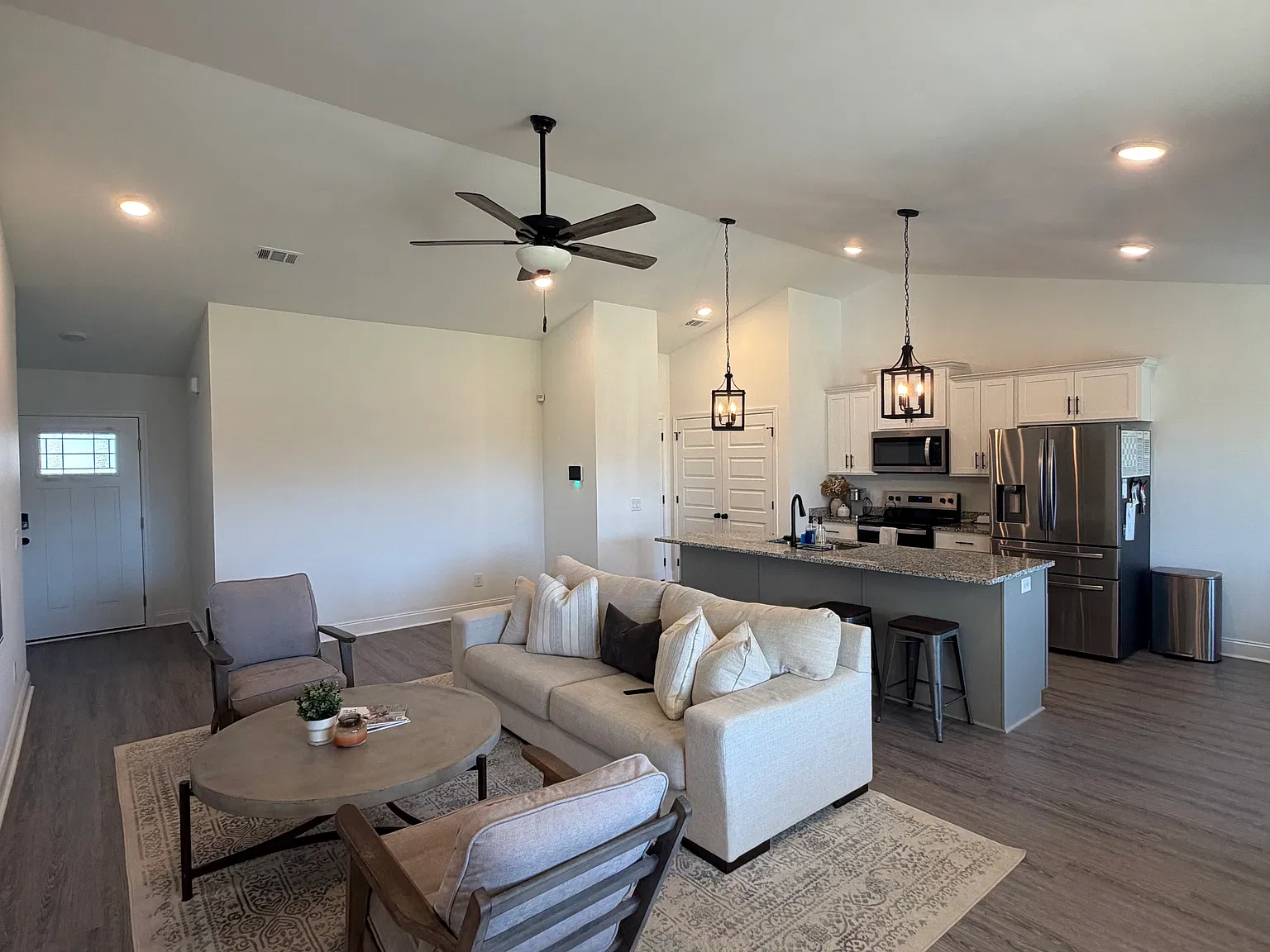 1018 Northside Dr — Photo 4