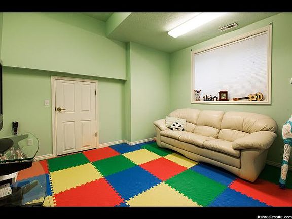 3rd image of 2494 S Promontory Dr