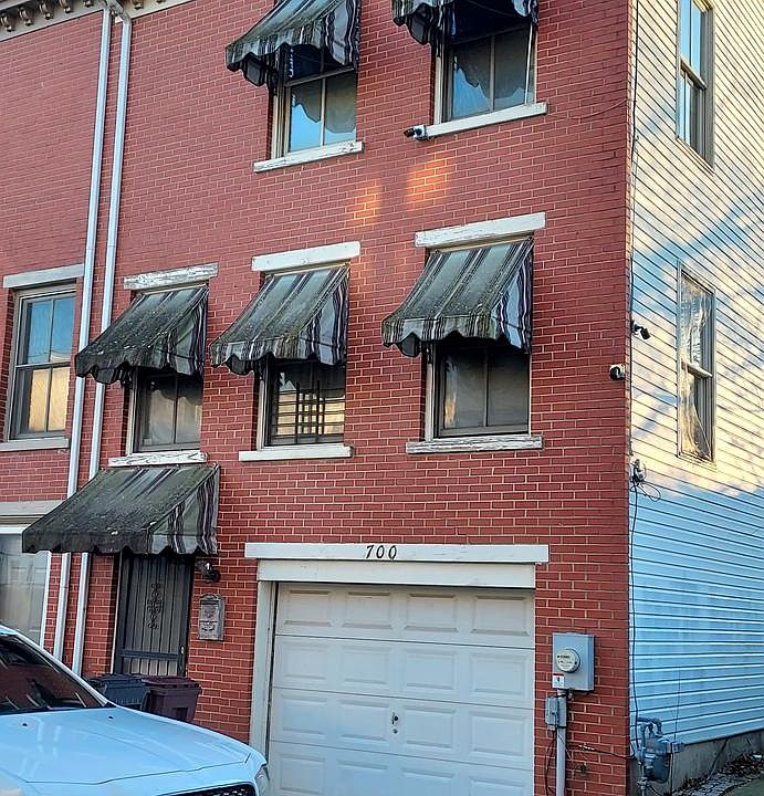 1st image of 700 Curlett St
