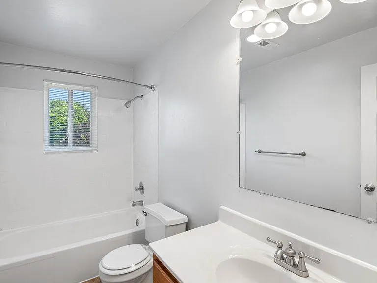 Willowood Apartment Homes — Photo 9