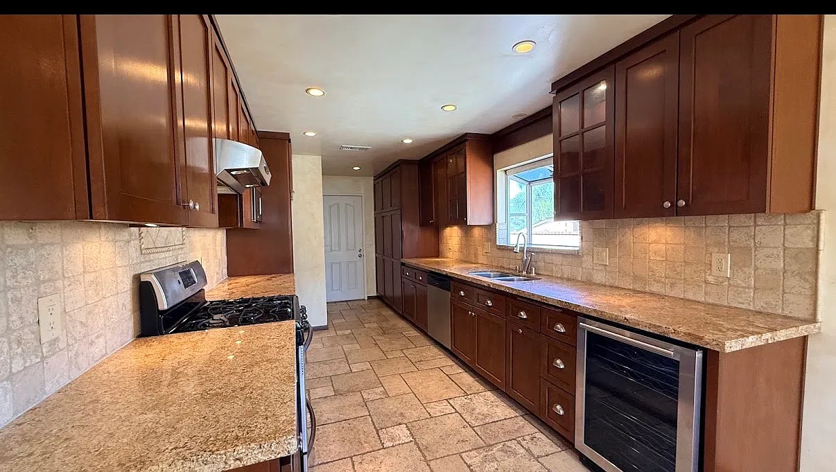 3 bed, 1792 sqft, $3,800 — Photo 3