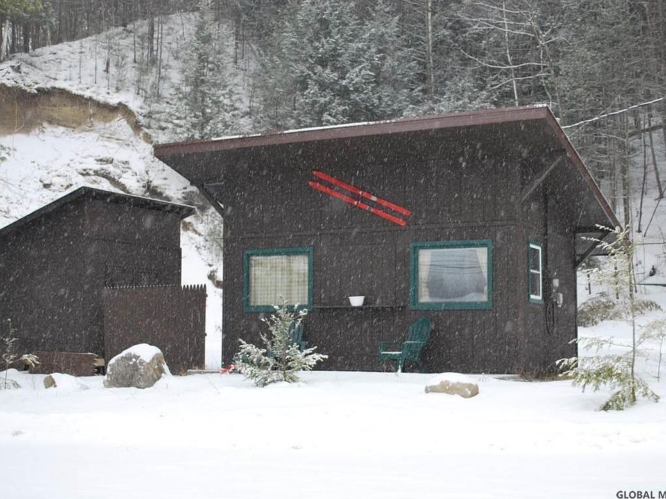 1st image of 371 Main St
