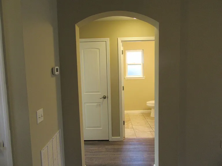 1517 Delaware Ave — Photo 27