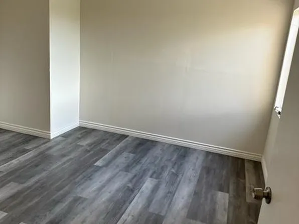 11231 Oxnard St, North Hollywood, CA