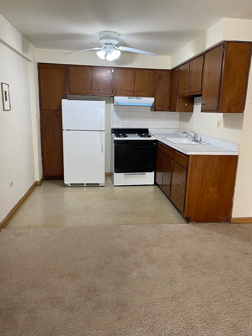 1 bed, 720 sqft, $1,050 — Photo 2