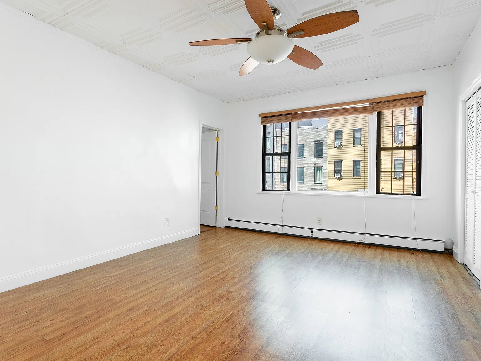 662 Metropolitan Avenue — Photo 3