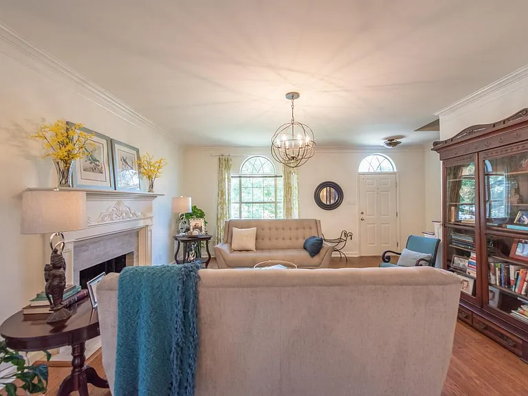 15 Lorian Dr — Photo 22