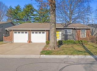8 E Woodbridge Ln, Kansas City, MO 64145